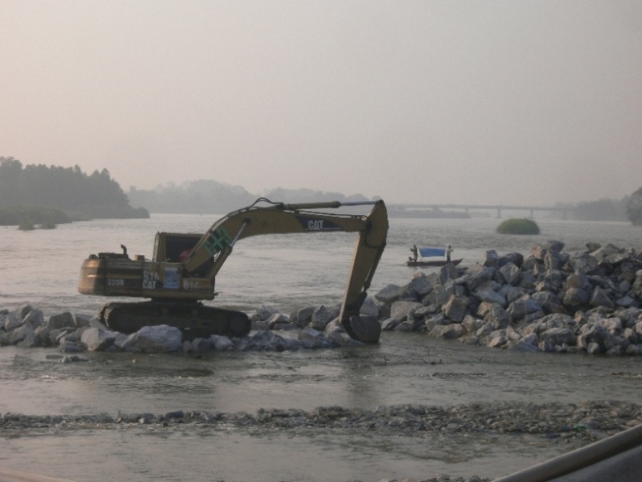 ลอยเรืตกกันเลยครับ   ลองสอบถามดู  เม