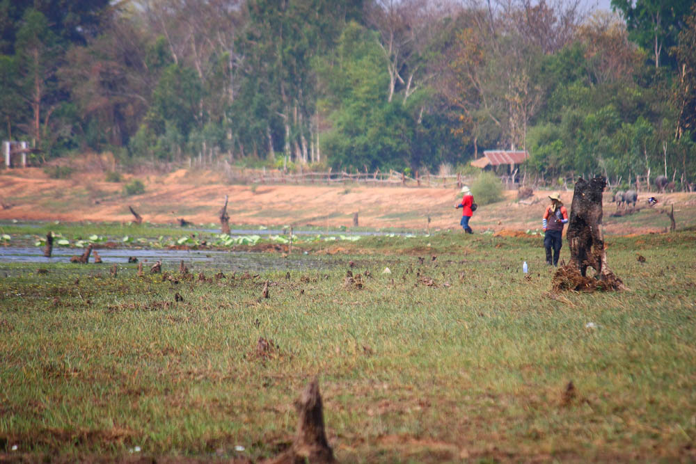 ประมาณครึ่งชั่วโมง...ทีมงาน "อ้น บ้านแนบ" ก็มาถึงตามนัด... :cheer: :cheer: