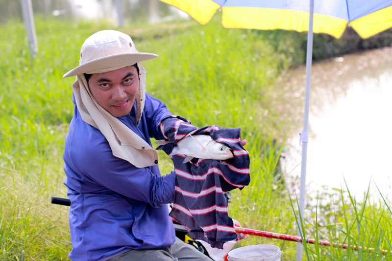 ดูหน้า...ตาเก่งดิ...โหหหหหหหหหหหหหหหหหหห...มีประกายขึ้นมาเลยทีเดียว... :laughing: :laughing: :laughi