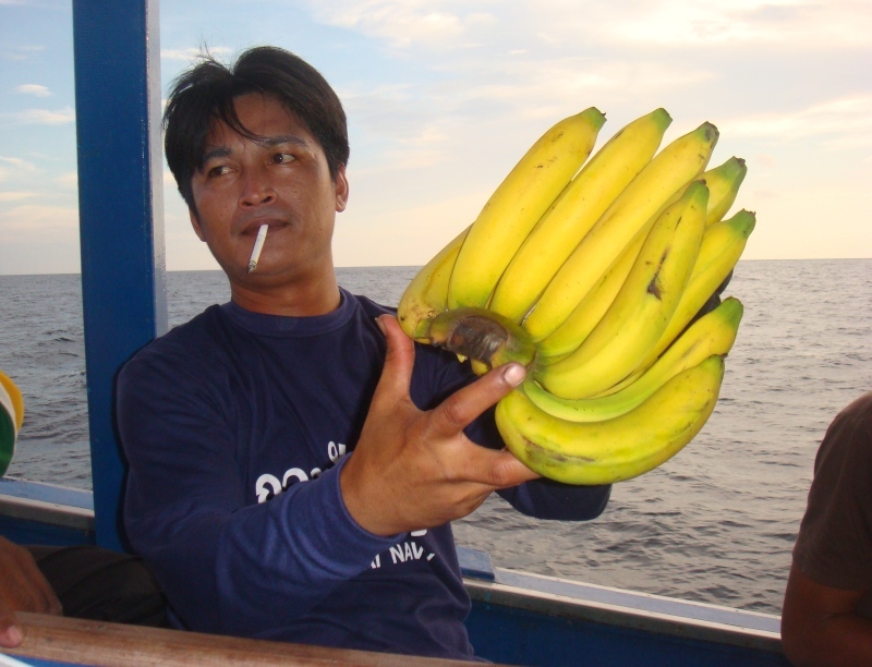  [b]เก๋าถ่านน่ะเหรอ....เรื่องกล้วยๆ  เที่ยวนี้จัดไปเยอะมงคลทั้งนั้น  กล้วยเอย  สับปะรดเอย[/b]

 [b