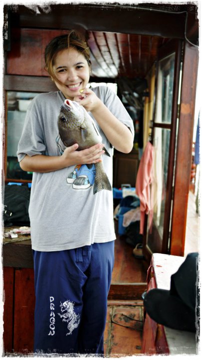 จนมีปลาสร้อยนกเขากินเหยื่อจากคันของเชอร์รี่ 
เสียดายตอนที่อัดปลาไม่มีคนถ่ายรูปให้เลย :cry: