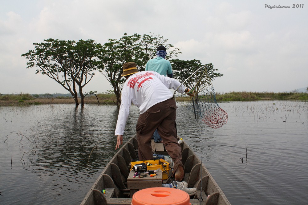 รีบจัดเกือบตกเรือ  :laughing: