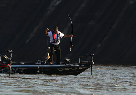 อ้าว ฟาล์ว ดันไปได้  striped bass ขึ้นมาแทน