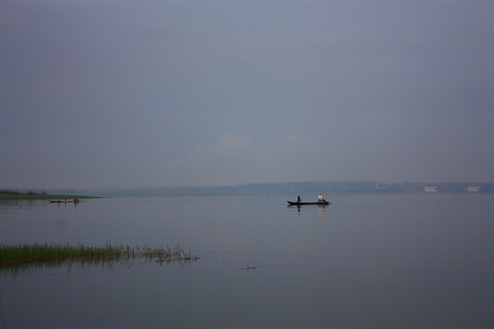 มีเรือนักตกปลา มาตีปลาด้วย แจ่มเลย  :grin: :grin: :grin: