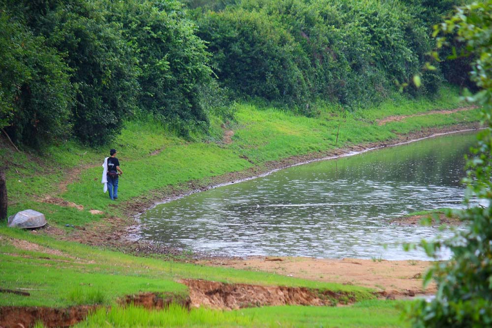 ผมยังไม่ทันได้ลงเหยื่อเลย...ฝนก็ทำท