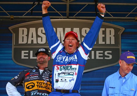 Dean Rojas ชนะเลิศการแข่งขัน Bassmaster Elite Series สนามที่ 4 "การศึกที่บาโย" ไปด้วยการเฉือนชนะ G