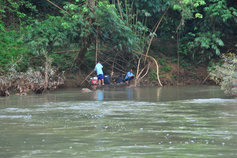 ผู้ใหญ่ล่องเรือไปเก็บเบ็ดครับ.. :cheer: :cheer: