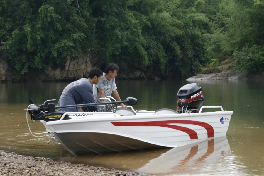 พี่อู๊ดกับเจ้าเก่งช่วยกันเอาเรือลง
ฝนตกเปียกกันเป็นแถว :laughing: :laughing: