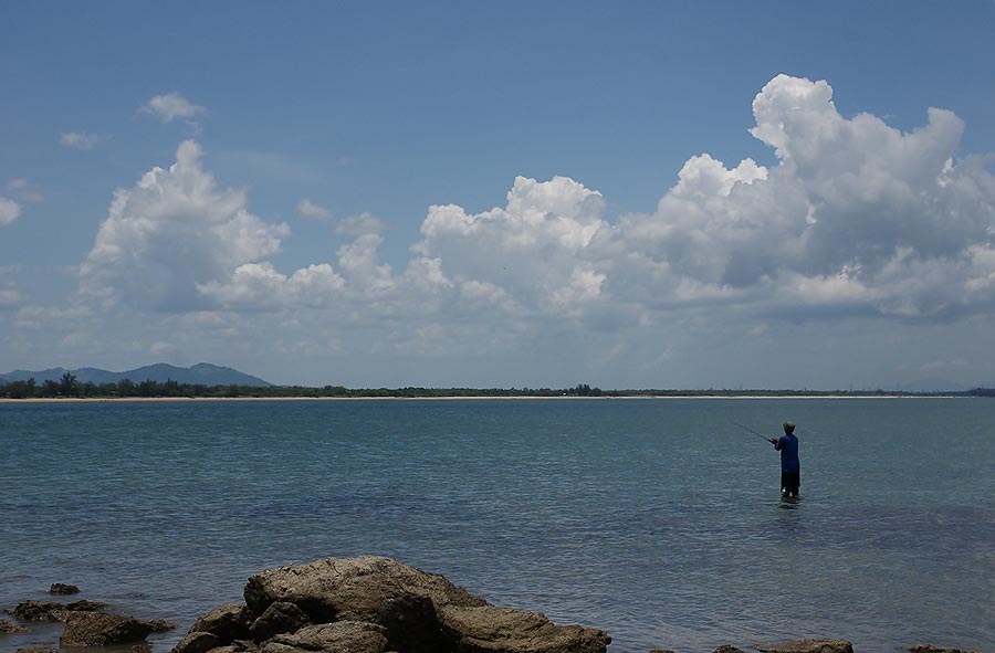 ...Lure Fishing On The Rocky Shore...