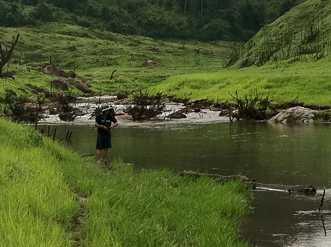 เดินขึ้นต้นน้ำมา 2 km กว่า

ยังไหวมั้ยว่ะเพื่อน
ตูไม่ไหวแล้วว่ะ
แล้วทำไมเด็กพวกนั้น มันเดินเรื่อ