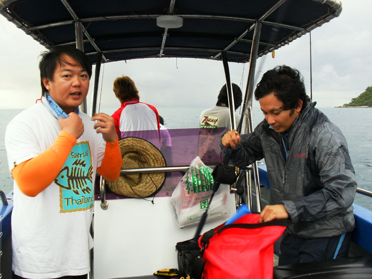 หัวเรือประจำการโดยพี่หมิงกับพี่แจ๊ค ท้ายเรื่อเฮียไจ๋กับพี่ต้นไทรน้อยโดยมีไต๋รุ่งคอยอำนวยความสะดวกให้