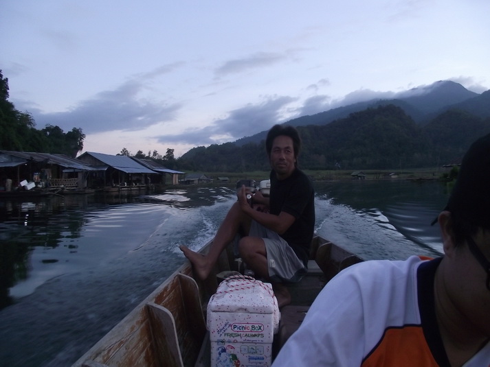 พี่เผือก คับ  ยิ่งกว่าคนนำทาง ยิ่งกว่าคนขับเรือ ผมว่า ต้อง มาลองเองถึงจะเข้าใจ