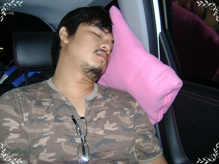 ท่านดายอง  นอนเอาแรงก่อนเลยนะ


 [b]ได้ข่าวมาว่า  เมื่อคืน ตื่นเต้น ไม่ได้นอน มัวแต่  FB   555+[/