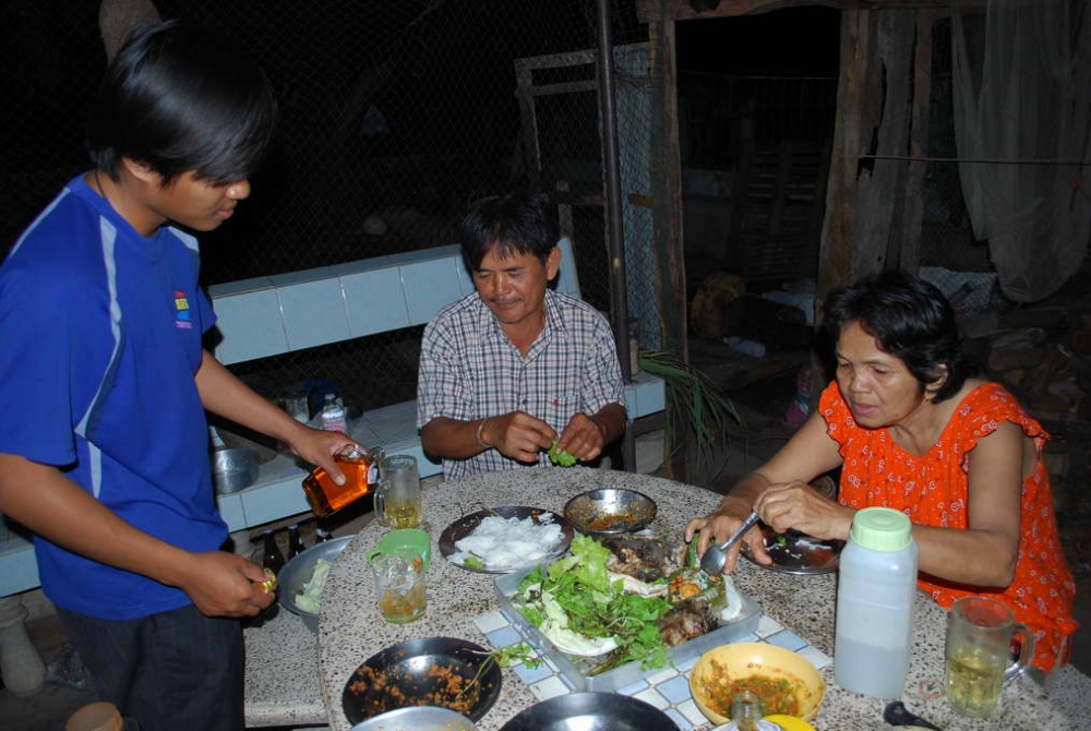 ที่เหลือก็กินกัน อิ่มเอมเปรมปรีย์กันไป