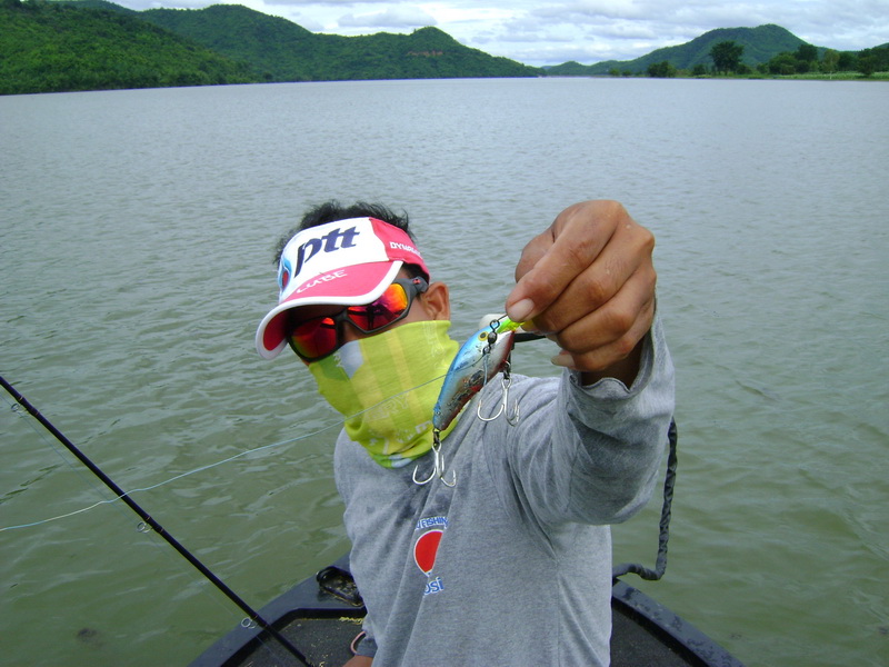  [b]สำหรับผม  Rapala ที่หนึ่งในใจเสมอ[/b]   :cheer: