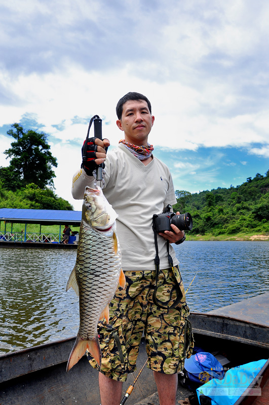 พี่บอยตกได้เยอะที่สุด ปลากระมังครับ ยี่สิบกว่าตัวมั๊งครับ.... :cheer: :cheer: