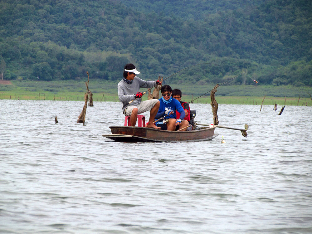  [b]ลำผมเองก็เริ่มนัวแล้วครับ....โดนกัดป้าปๆๆๆๆ หลายทีมากๆ[/b]