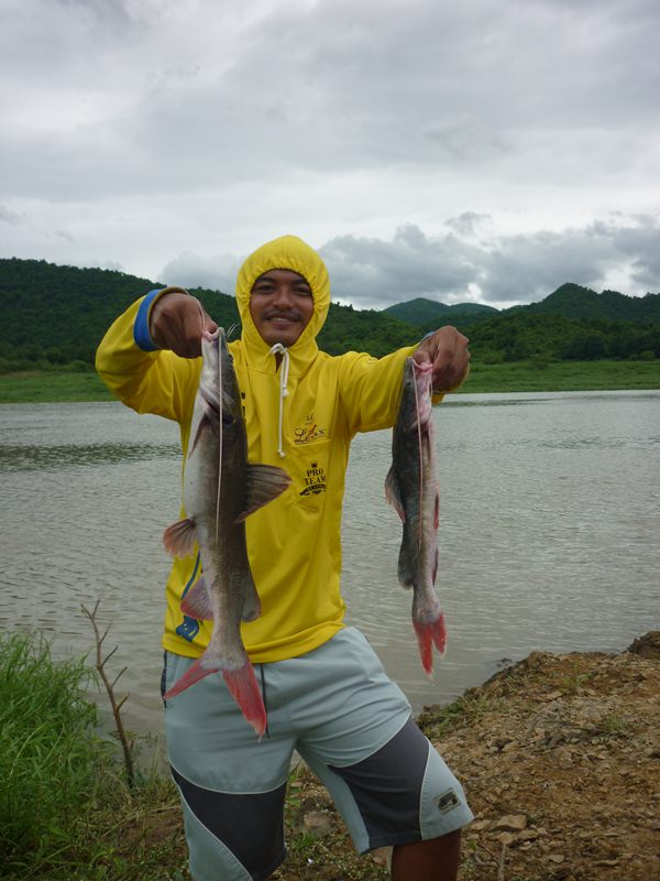  [center][b]ลากันด้วยรูปนี้เลยละกันคับ ต้องขอขอบคุณwww.siamfishing.comเจ้าของสถานที่ดีๆแห่งนี้ด้วยคั