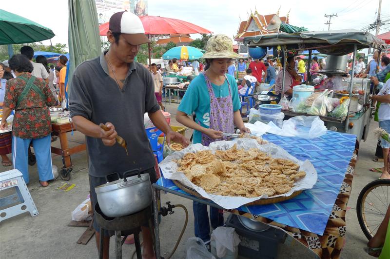 ฉายกันยาวๆ  เอาให้จบ

ขนมนางเล็ด  สดๆ  น้ำตาลโตนดเพชรฯ แท้ๆ