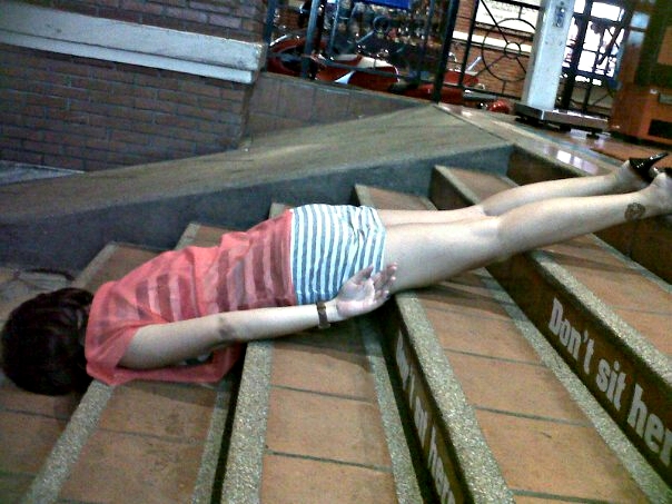 การทำ Planking เริ่ม มาจากรัฐควีนแลนด์ ประเทศออสเตรเลีย ตั้งแต่ปี 2009 แต่เริ่มมาฮิตอย่างจริงจังเมื่