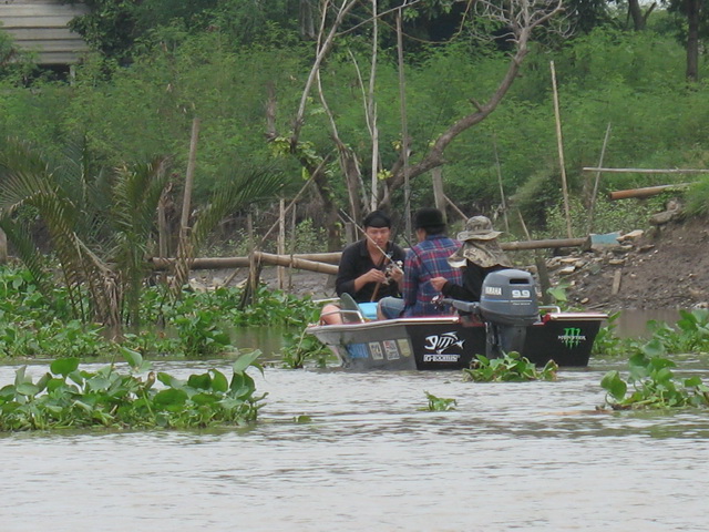 พวกพี่ต้นกับเนกไปถึงหมายก่อนเรา
เ