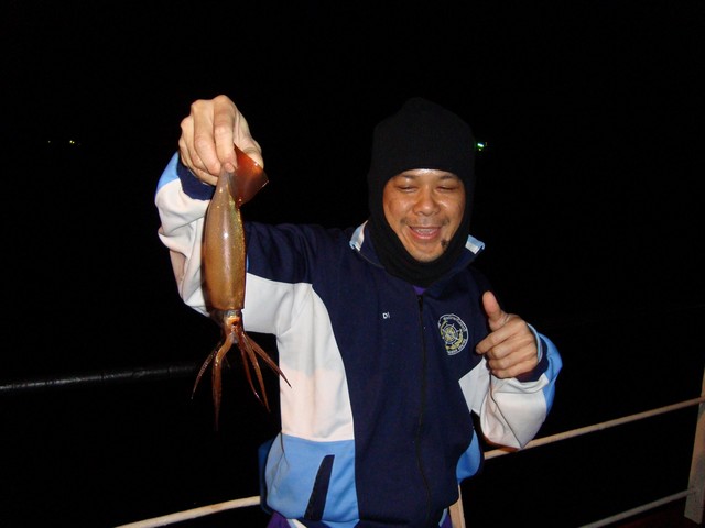 ปลาหมึกญี่ปุ่นนครับ หนวดมันสั้นๆตัวมันอ้วนๆไม่เหมือนปลาหมึกบ้านเรานะครับ