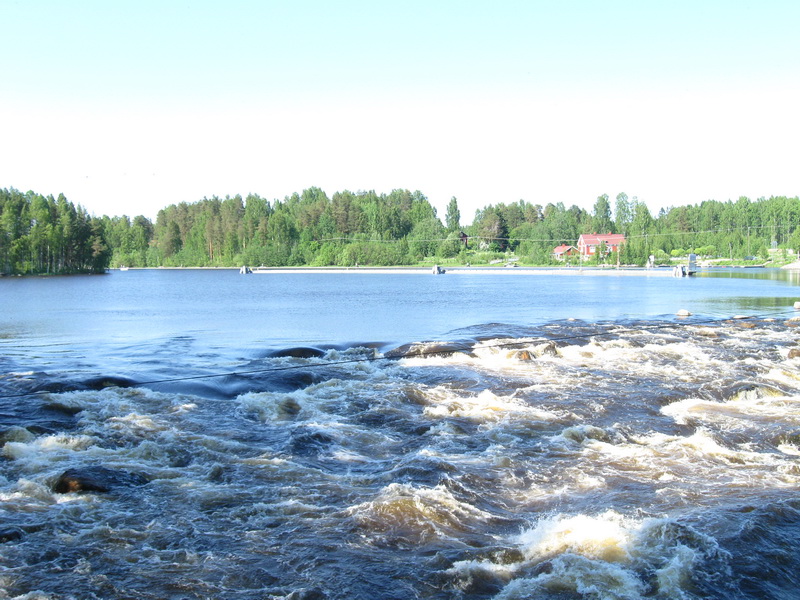 
ประเทศฟินแลนด์  เป็นประเทศที่มีทะเลสาบประมาณ 180000 แห่ง
และนี่เป็นหนึ่่งในทะเลสาบที่มีชื่อเสียงข