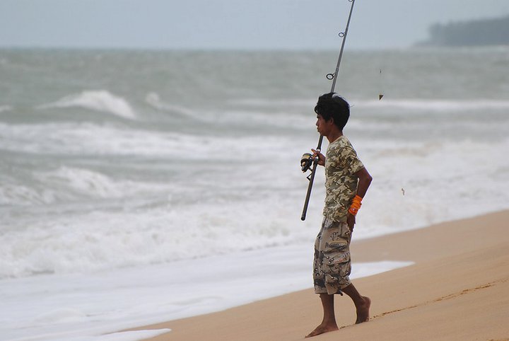 พี่ชาติ.. . บอกว่า ไม่เคยตกเลยชายหาด...  หลาบเลย