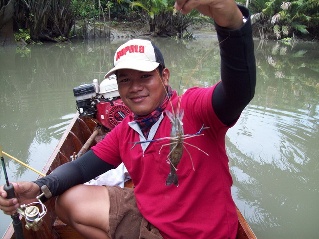 มาถึงลงเบ็ดแป๊บเดียวก็ได้กุ้งประเ