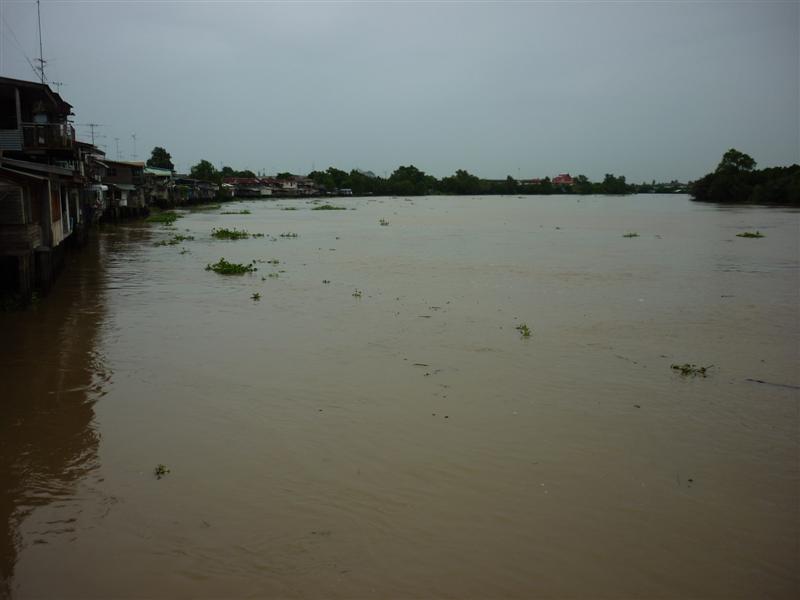 เราจะไปตลาดบ้านใหม่กันต่อ