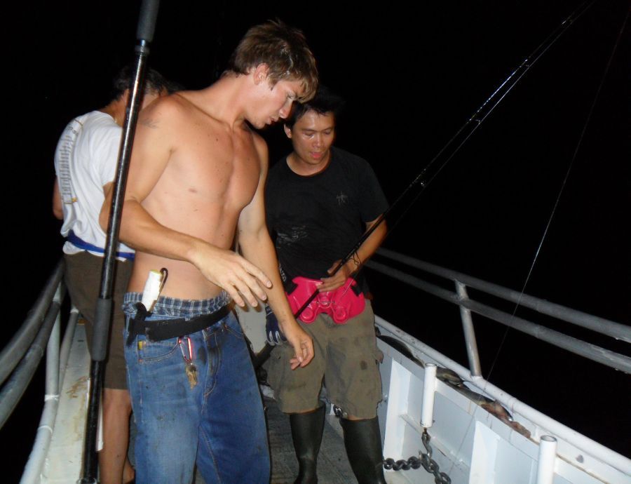 ตอนอัดปลาไม่ได้ถ่าย ครับต้องขออภัยด้วย

ลูกพี่เราจัดไปครับ yellow fin Tuna 