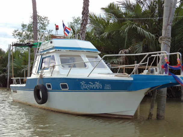 พื้นที่ใช้งานด้านท้ายเรือกว้าง สะดวกตกปลาสบายๆ ทรอลลิ่งก็สบาย