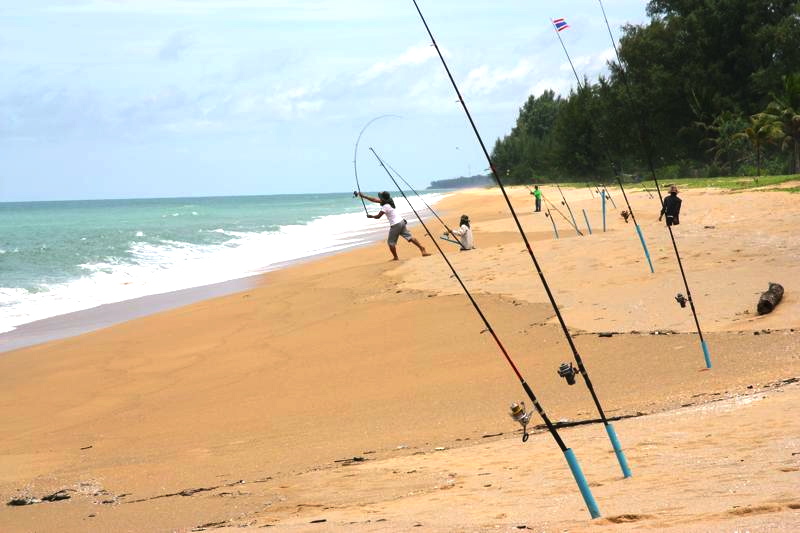  เช้าวันเสาร์ที่17 กันยายน 2554 การแข่งขันตกปลาชายหาดก็เริ่มขึ้น หลังจากที่สัปดาห์ก่อนต้องเลื่อนการแ