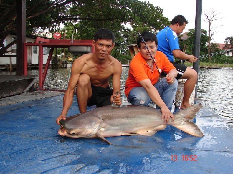 ถ่ายรูปคู่กันหนอ่ย :cheer: :cheer: :cheer: :cheer: