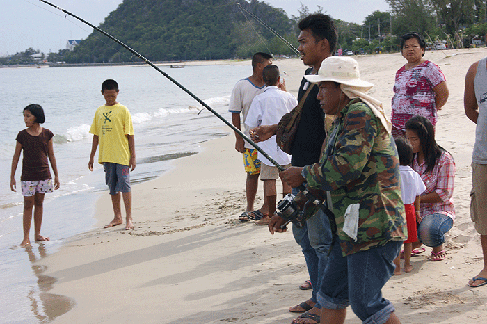 น้าท่านนี้    ยังสามารถยึดหัวหาดใว้ได้ :laughing: :laughing: :laughing: