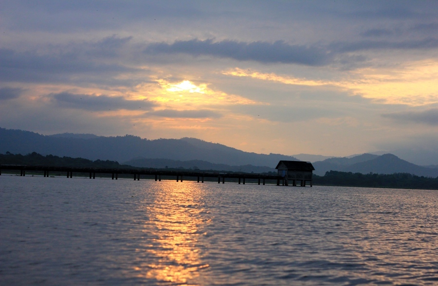 มาต่อกันอีกทริปครับ บางพระเหมือนเดิม แต่ลงเรือครับ เพราะ นำขึ้นมากหาที่ตีไม่ได้
(อาทิตย์ที่แล้ว)
