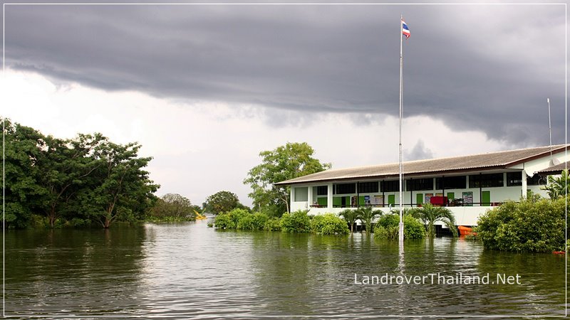 ในที่สุดก้อถึง ใช้เวลาเดินทางเฉพาะทางเรือเกือบหนึ่งชั่วโมงครับ 