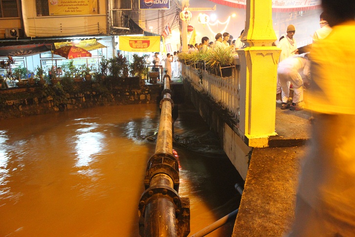 กินเจปีนี้ฝนตกหนักมาก น้ำในคลองอย่างเยอะ :ohh: