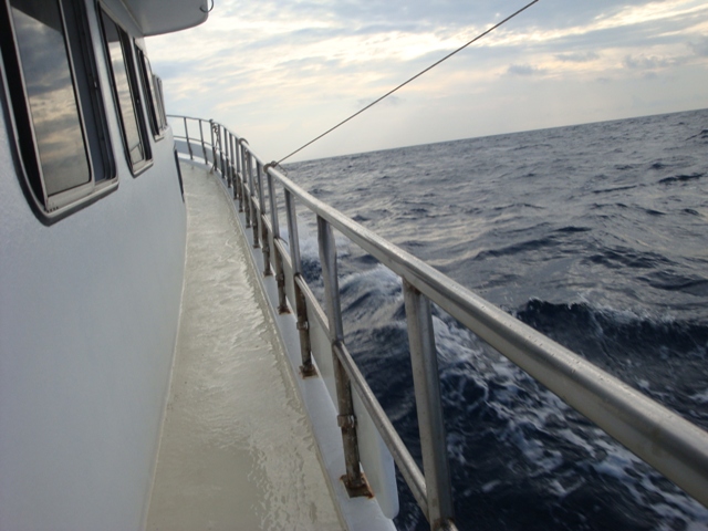 ทางเดินด้านข้างเรือจิ๊กได้ตลอดแนว

 :cool: :cool: :cool: