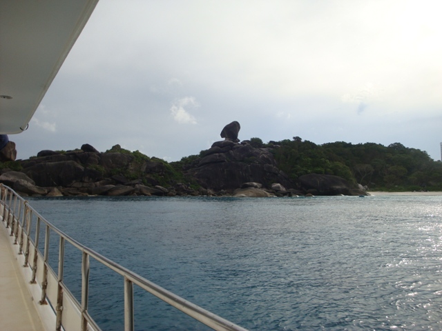 สัญลักษณ์ของเกาะสิมิลัน หินเรือใบที่ใครมาก็ต้องถ่ายภาพเก็บไว้

 :ohh: :ohh: :ohh: