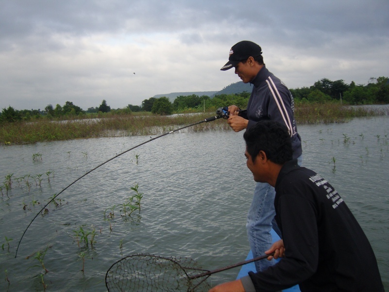  :cheer: :cheer: :cheer: :cheer: :cheer: :cheer: :cheer: :cheer: :cheer:หมุนรอบหัวเรือเลย  แต่ดูเหมื