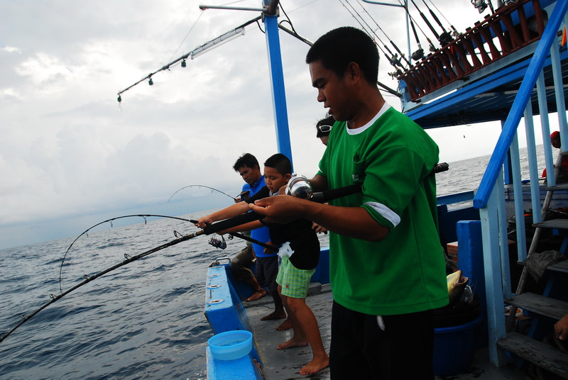 โดนรุมสกัม รอบเรือ ทั้งจิ๊ก ทั้งหน้าดิน