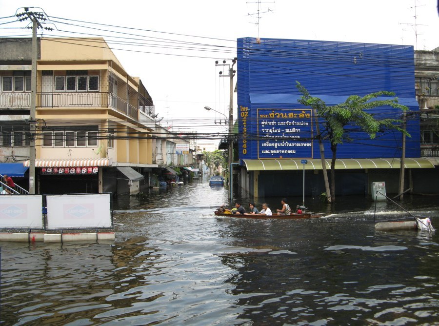 นั่งเรือไปไหนกันครับ :grin: