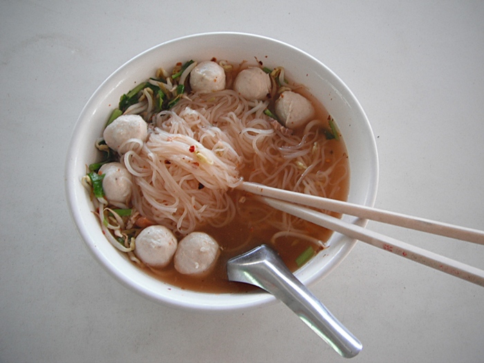 แวะหาไรกินรองท้องซะหน่อย อิอิ ก๋วยเตี๋ยว อร่อยมากครับๆๆ
 :cheer: :cheer: :cheer: :cheer: :cheer: