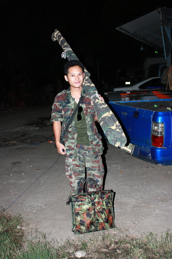 คนที่ 4 นายทหาร  ปู ครับ มารายงานตัวแล้ว :laughing: :laughing: