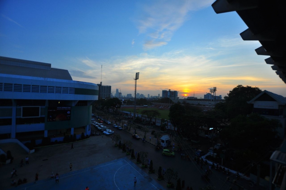 ดูพระอาทิตย์ กับเมฆมัวๆ ที่สถานี สนามกีฬาฯ

sig :grin: