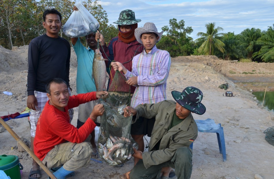 ถ่ายรูปรวมๆกัน..พี่หนุ่ย..ติ่ง..มืด..โจ้..โก้..และเรา :grin: :grin: