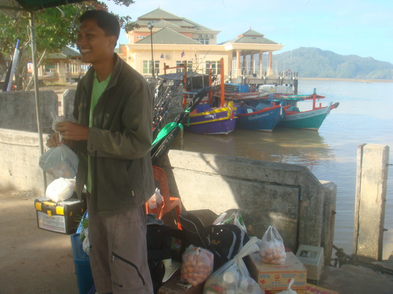 น้องโรจน์  รพ.สต.นาสีทอง  รัตภูมิ  สงขลา  ทริปนี้  ขาดบัดดี้  น้องเอสครับ