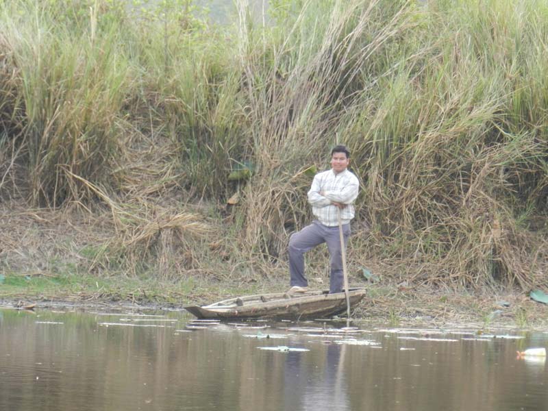 นี่ครับน้าพลกองเซียร์ของเรายืนให้กำลังใจบนเรืออย่างหล่อครับ-555