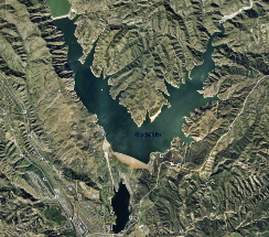 Castaic Lake มี 2 ส่วนคือ เขื่อนส่วนบนที่มีขนาดใหญ่(คล้ายๆตัววี) และเขื่อนส่วนล่างครับ

ทริปนี้ขออ